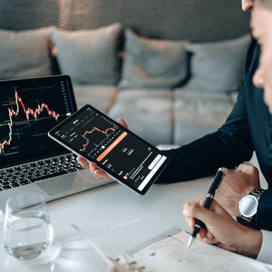 Iroxivor team av eksperter på kryptoinvesteringer